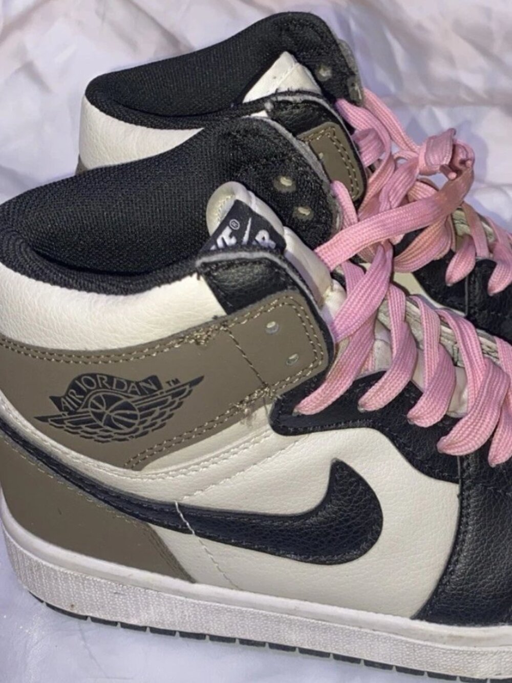 Nike Air Jordan Mens Size 8 US White Black Brown Pink Laces High Top Sneakers